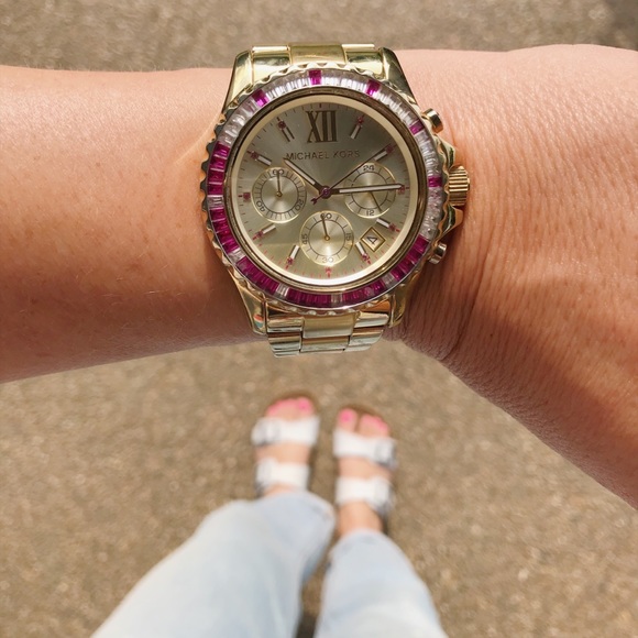 Michael Kors Womens Gold Watch Mk 587 